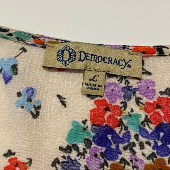 Democracy Boho Floral Crisscross V-Neck Embroidered Lace Neck Blouse Women's L - Picture 7 of 15